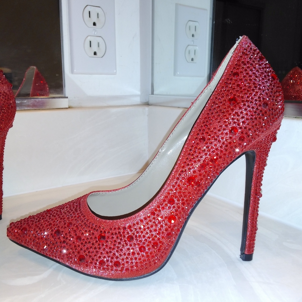 Beautiful Sexy Just In Time For Valentine's Day! View 6